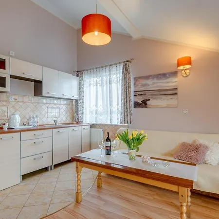 Ambrozja Homestay *